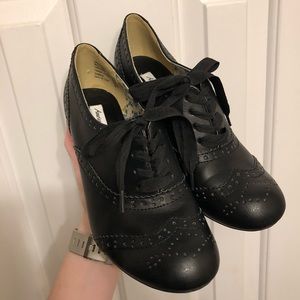 "3 FOR $20!" Adorable heeled booties!